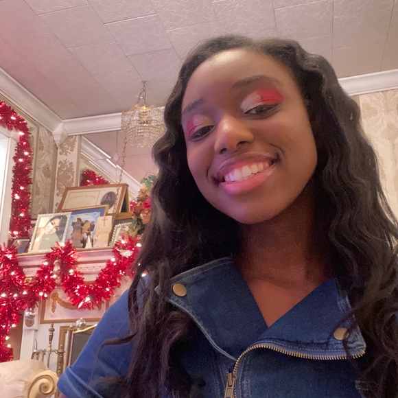 Meet your Posher, Diana - Picture 1 of 1